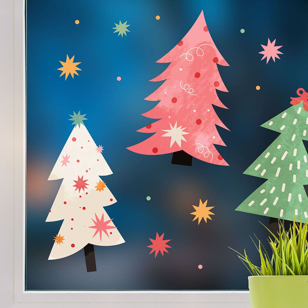Fensterbild Weihnachtsbäume bunt
